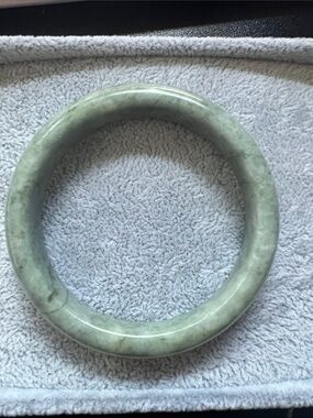 Polished Light Green Jade Bangle Bracelet - Classic Solid Circle 61mm